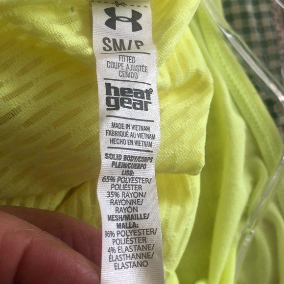 Exercise top with great ventilation! Great Color! Heat Gear brand. - Picture 3 of 3